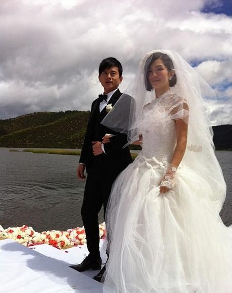 谢娜和张杰的婚纱照，张杰谢娜婚礼(张杰谢娜婚礼现场图片)