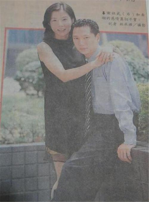 岳翎老公，岳翎结婚了吗(岳翎的老公 个人资料)