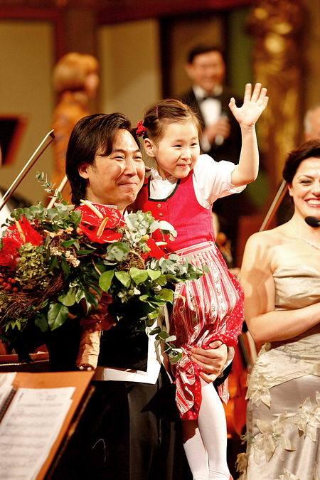 廖昌永的妻子，廖昌永现任妻子(廖昌永妻子近照)