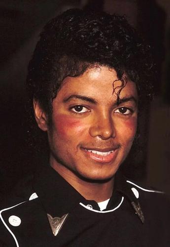 迈克杰克逊死因，MJ死因分析(迈克尔杰克逊死于什么)