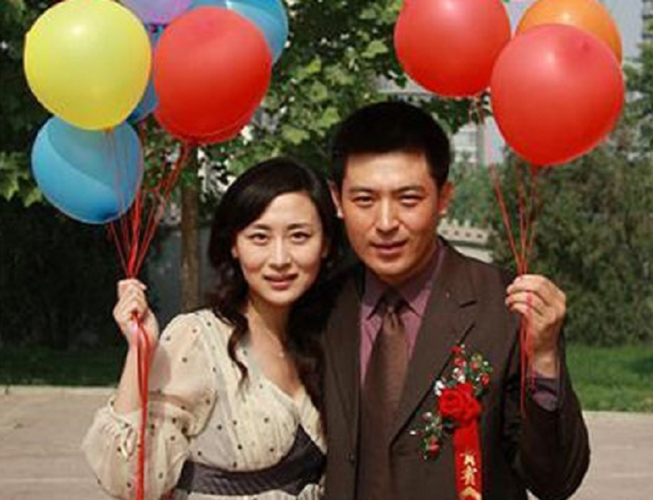 孙涛老婆李莉，2022年央视春晚(小品演员孙涛的妻子李丽)