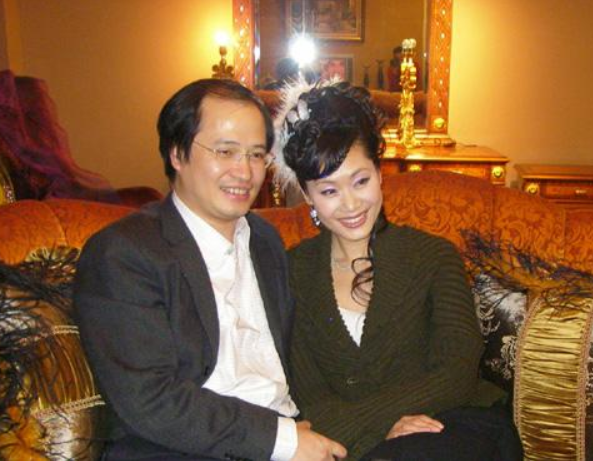 于文华图片，于文华现任丈夫(于文华的丈夫是谁 于文华现任丈夫照片)