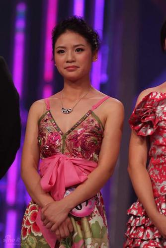 超女黄英，混得最惨的超女冠军(超女黄英个人资料)