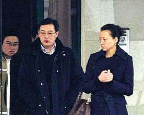董卿老公密春雷，董卿八字分析晚年(董卿老公密春雷老公生于哪年)