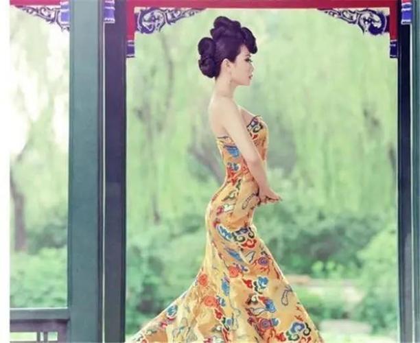 芙蓉姐姐整容后照片，芙蓉姐姐的现(芙蓉姐姐近照)