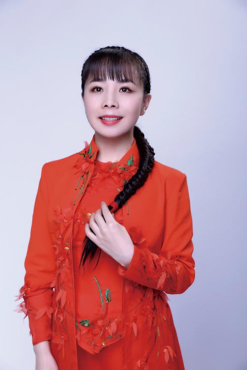 王二妮身高 o