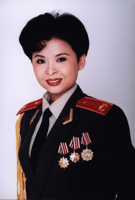 董文华的丈夫，67岁董文华现在怎(董文华老公)