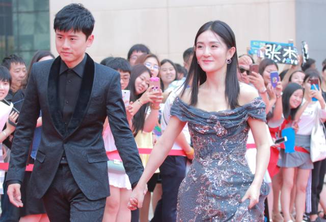 张杰与谢娜的结婚照，张杰谢娜结婚(张杰谢娜哪里结的婚)