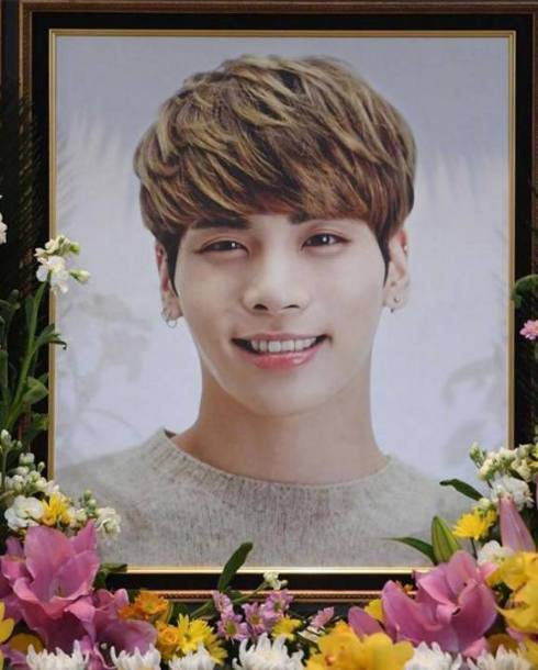 金钟铉出殡灵异事件真相 是不是真的没死墓