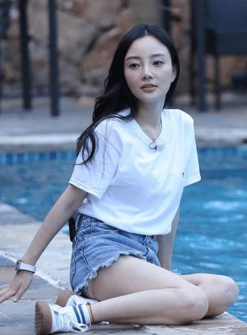 李小璐年龄，李小璐最新消息(李小璐的年龄)