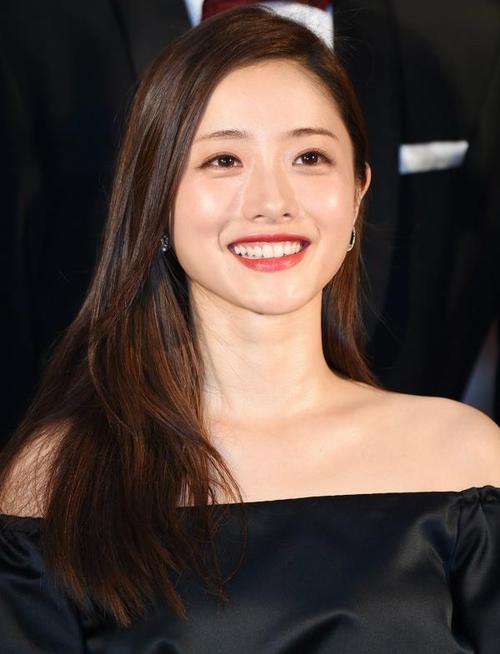 石原里美简介，唐人街探案3石原里(唐人街探案3石原里美演的是谁)