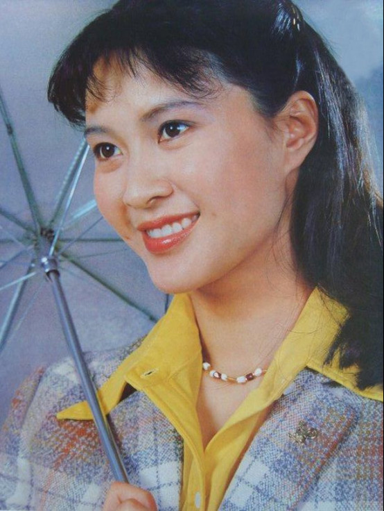 于明加老公胡俊个人简历(于明加老公胡俊的照片 结婚照)