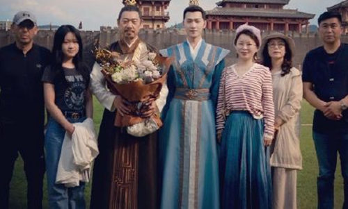 张丰毅老婆霍凡为什么不生孩子？张丰毅肌肉(张丰毅第二任妻子霍凡婚史)