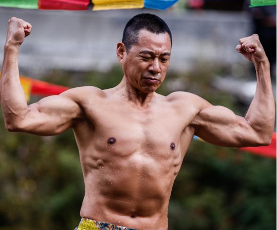 张丰毅老婆霍凡为什么不生孩子？张丰毅肌肉(张丰毅第二任妻子霍凡婚史)