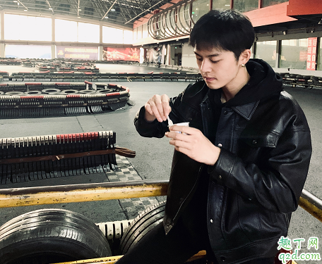 长安少年行唐九华和谁是一对(长安少年行唐九华喜欢沈依依吗)