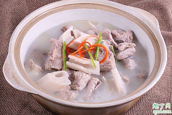 炖排骨为什么肉硬的(炖排骨汤为什么肉硬的)