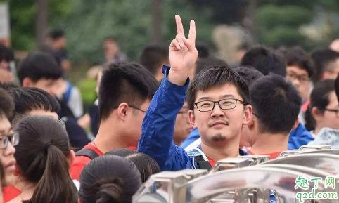 临近高考抑郁要告诉父母吗(抑郁要不要告诉父母)