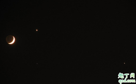 三星伴月是什么天象(三星伴月是什么意思)