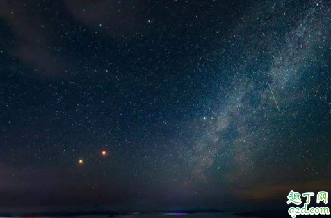三星伴月是什么天象(三星伴月是什么意思)