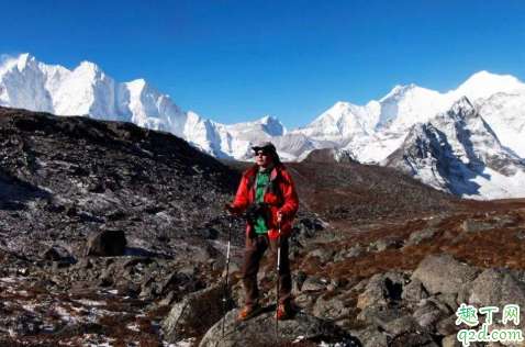 登山杖折叠和伸缩的哪个好(伸缩登山杖和折叠登山杖哪个好)