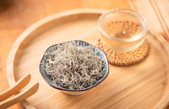 莓茶饭前喝还是饭后喝(茶饭前喝还是饭后喝好)