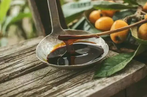 枇杷膏用什么容器装最好(枇杷膏是做什么用的)