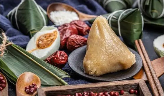 熟粽子冷冻一年能吃吗(熟粽子放冰箱冷冻一个半月还能吃吗)