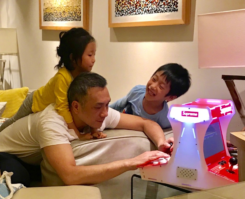 黄觉为什么脸上那么多坑？黄觉的老婆麦子孟(黄觉的老婆麦子有多高)