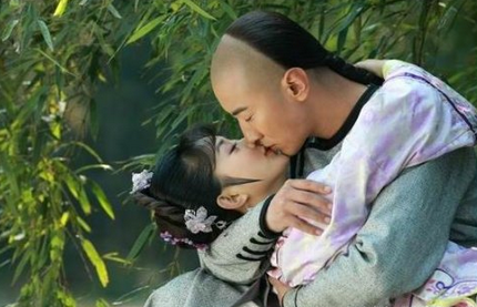 赵丽颖荧幕初吻给了高梓淇照片