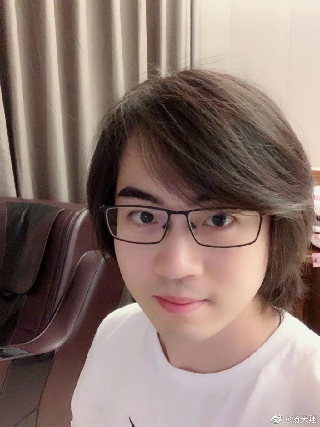 杨天翔是什么大学毕业的(杨天翔哪个大学)