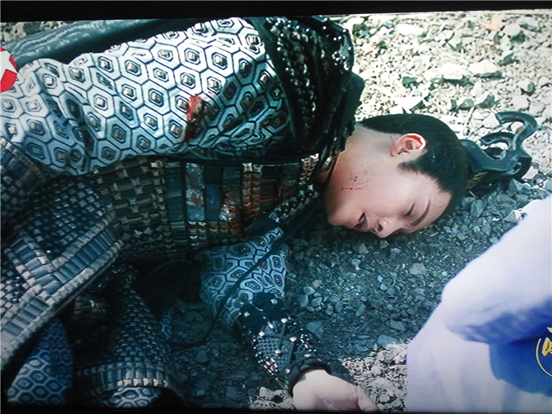 卿尘为什么要救老四凌王？卿尘和元凌在一起(凌王什么时候知道卿尘)
