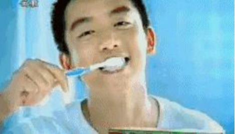 郑恺是怎么出道的？郑恺是不是喜欢杨颖？站(郑恺真的喜欢杨颖吗?)
