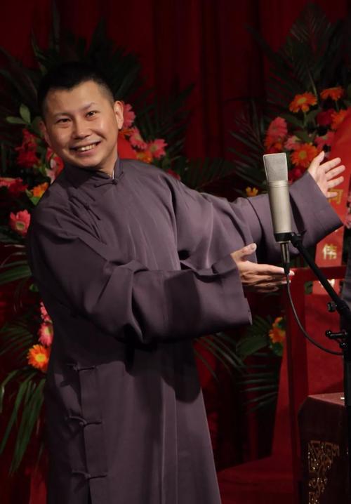 何云伟三婚，何云伟李菁现状(何云伟的婚姻)