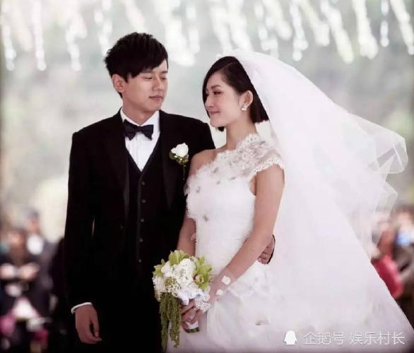 张杰和谢娜结婚照片，我要看张杰和(张杰向谢娜求婚的照片)