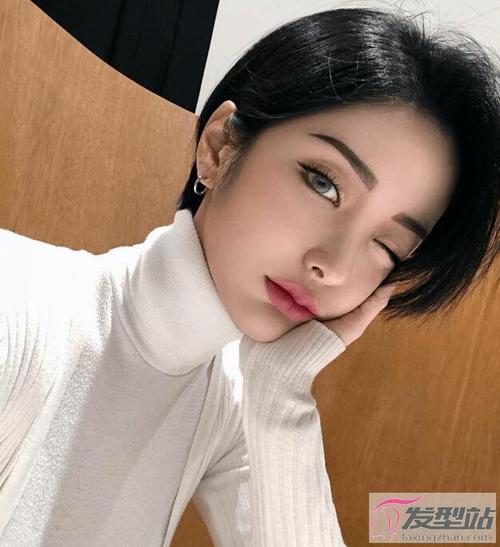 时尚短发发型图片女，时尚减龄短发(最新时尚女短发图片大全 减龄)