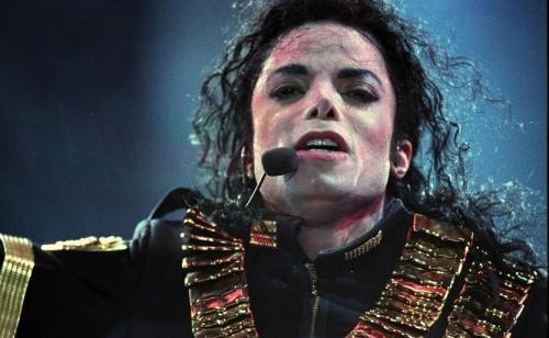 迈克尔杰克逊死了吗，MJ去世有多(迈克尔杰克逊死了嘛)