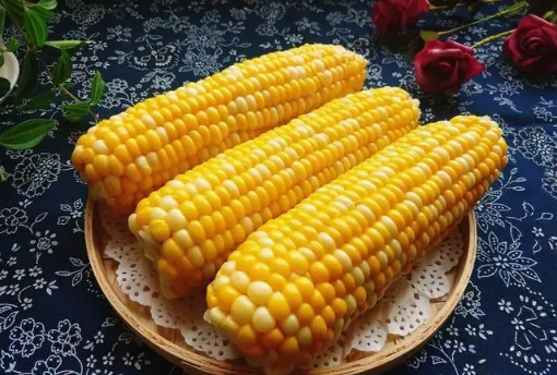 冻玉米是直接煮还是解冻(冻上的玉米直接煮么)
