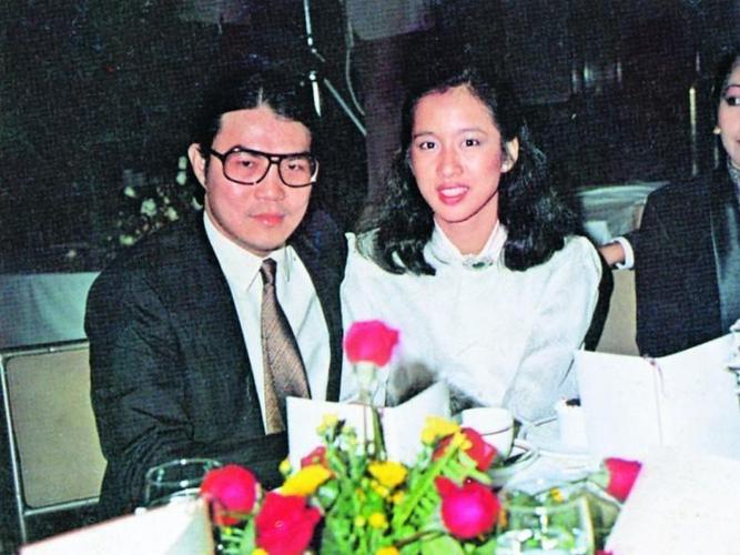霍震霆有几个老婆，霍启刚为什么娶(霍启刚是谁的老公)