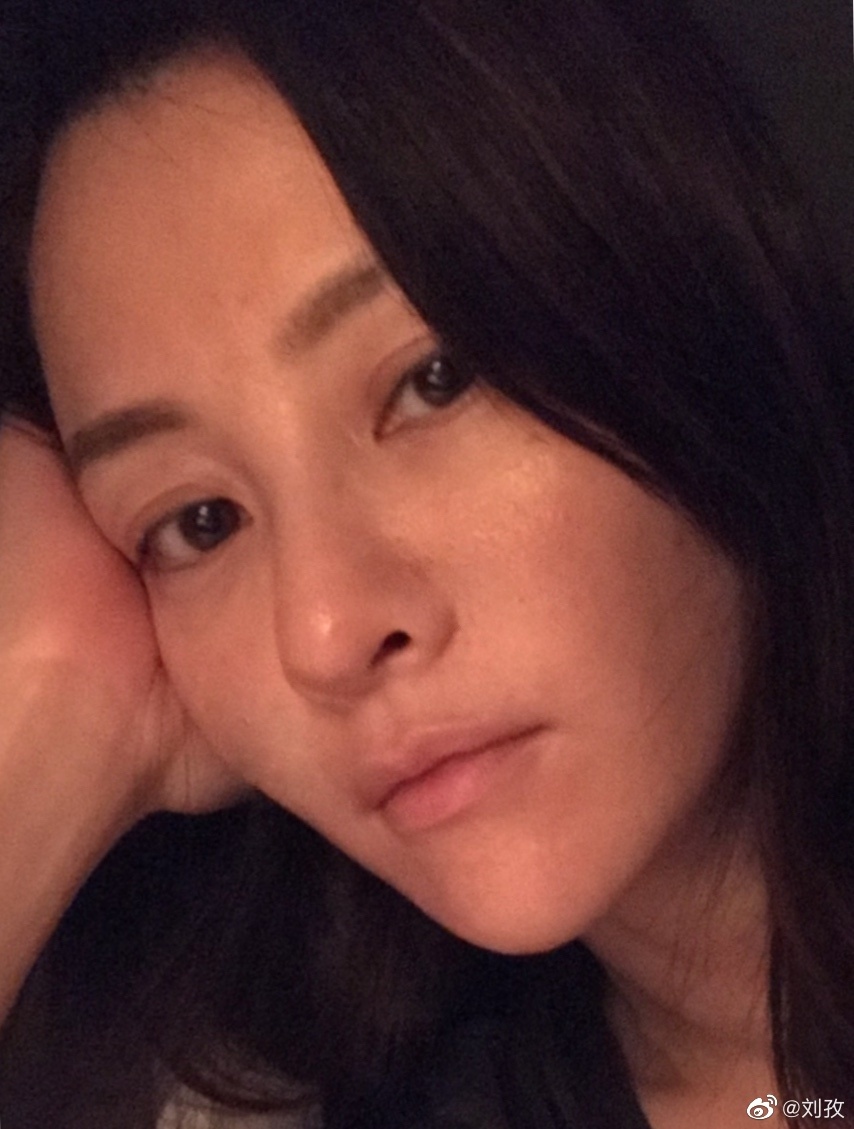刘孜几几年的多大了,她为什么讲话不自然脸怎么了？　本文共（1043字）