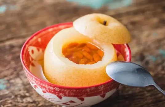 雪梨蒸着吃有什么功效和作用(梨蒸着吃的功效与作用)