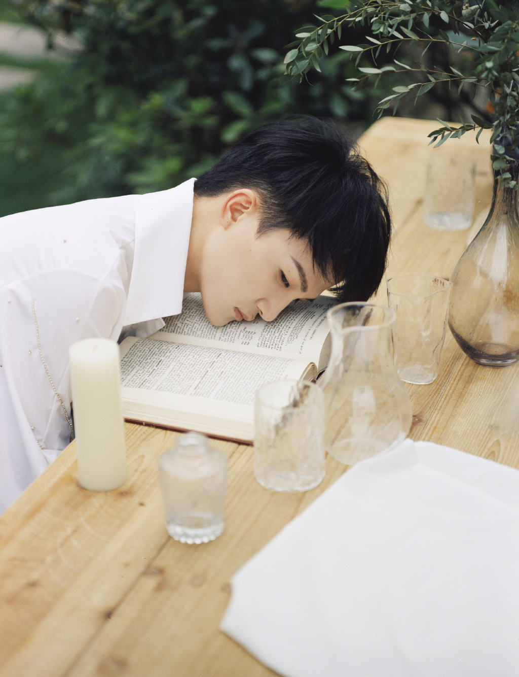 周深有没有喉结,他声音像女的是怎么做到的？　本文共（1134字）