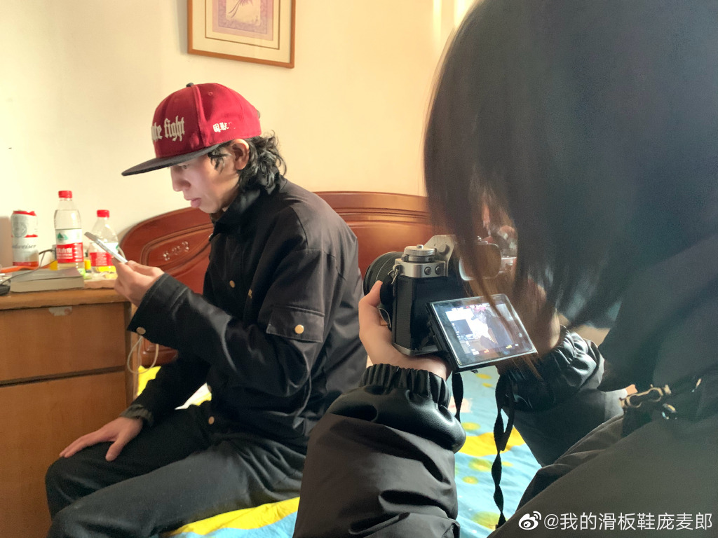 庞麦郎现状：患有精神分裂精神病已经住进医院　本文共（717字）
