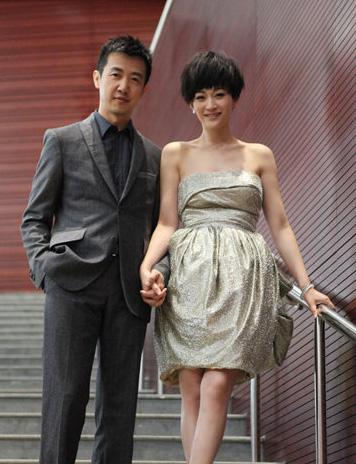 鄢颇现任老婆蝴蝶照片,鄢颇李小冉为什么分手？　本文共（1145字）