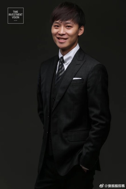 郑爽现任男友张恒什么背景,为什么说张恒是老司机？　本文共（942字）