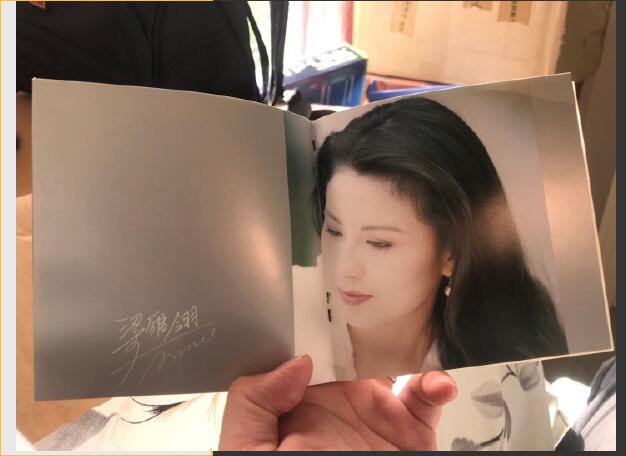 梁雁翎年轻时的照片好美,她老公是她高中同学做医生的　本文共（1083字）