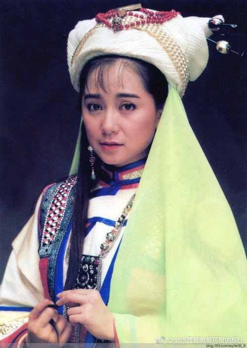 傅娟怎么忍受欧阳龙的,傅娟年轻照片颜值高　本文共（1160字）