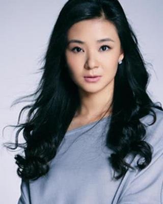王晓男的第一任丈夫是谁,她和老公张国强是怎么认识的？　本文共（936字）