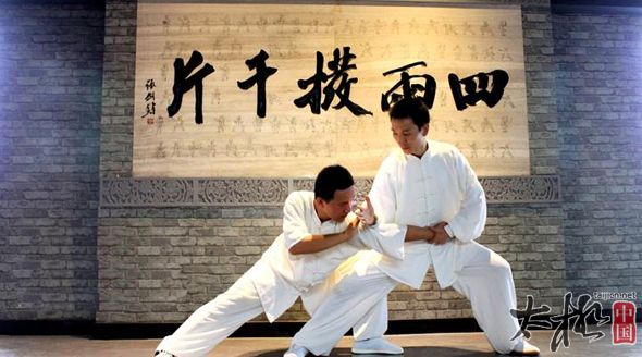 太极推手一个人怎么练？太极推手高手实战视频　本文共（856字）