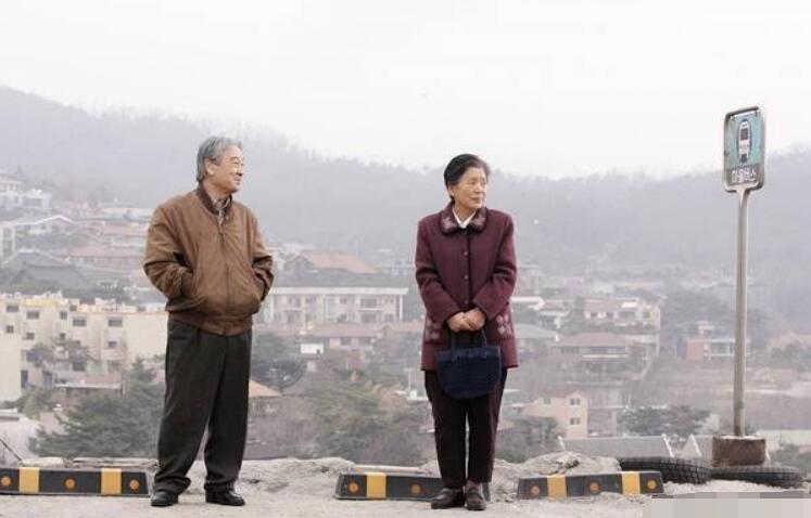 多大年龄算黄昏恋？四大黄昏恋是什么意思?　本文共（925字）