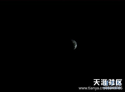 从月亮上看地球好恐怖图,月球可以居住人类吗？　本文共（923字）